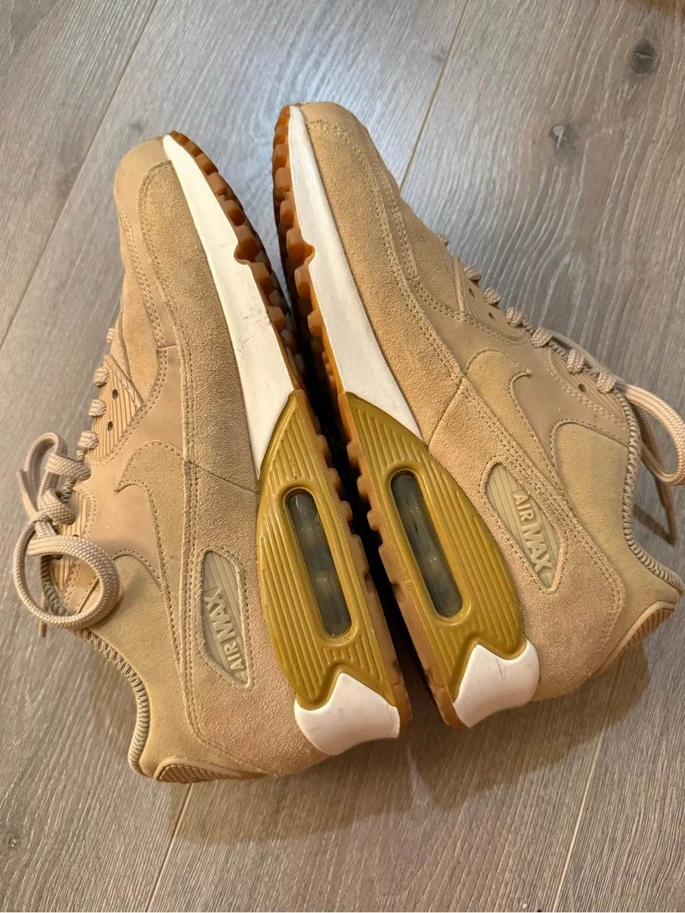 NIKE Air Max 90 Suede Special Edition (Women’s 7)
